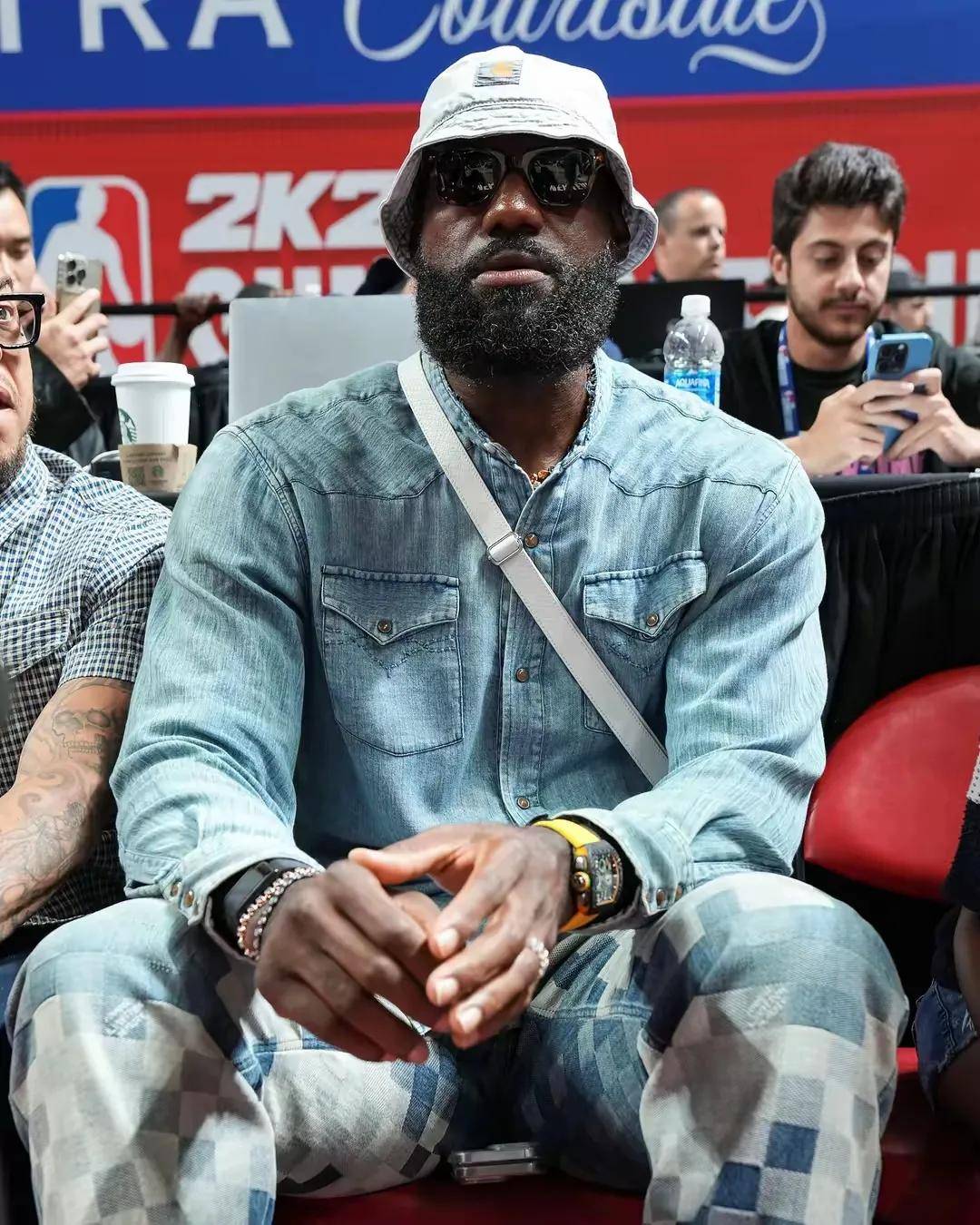 关于赛地聚焦——CBA常规赛赛前热度飙升，纽约尼克斯内部沟通，压力陡增，心理建设被强调的信息-开云体育