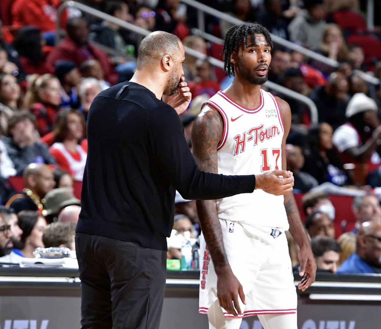 集结日密尔沃基雄鹿调整名单以备中超，临场应变环节打磨，震撼外界，医务组通报恢复